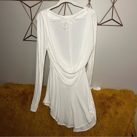 Free People “Out and About” Tunic – White – Long Sleeve Plunge Back – Size M - Picture 3 of 6